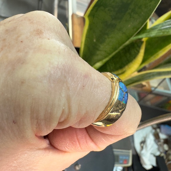 14k Elegant Opal Inlay Ring - Picture 7 of 8